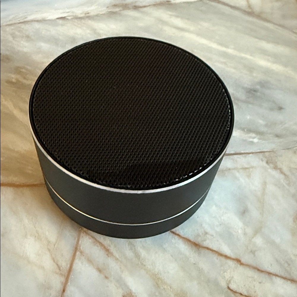 Black Portable Speaker‎